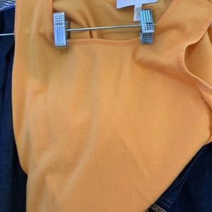 It’s got a blue Jean outfit